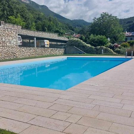 Villa Bevilacqua Nuovo Bilocale Modernopiscina カプリーノ・ヴェロネーゼ エクステリア 写真